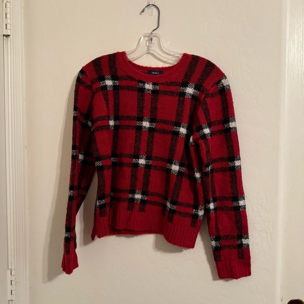 FOREVER 21 Women Red & Black
Checked Sweater